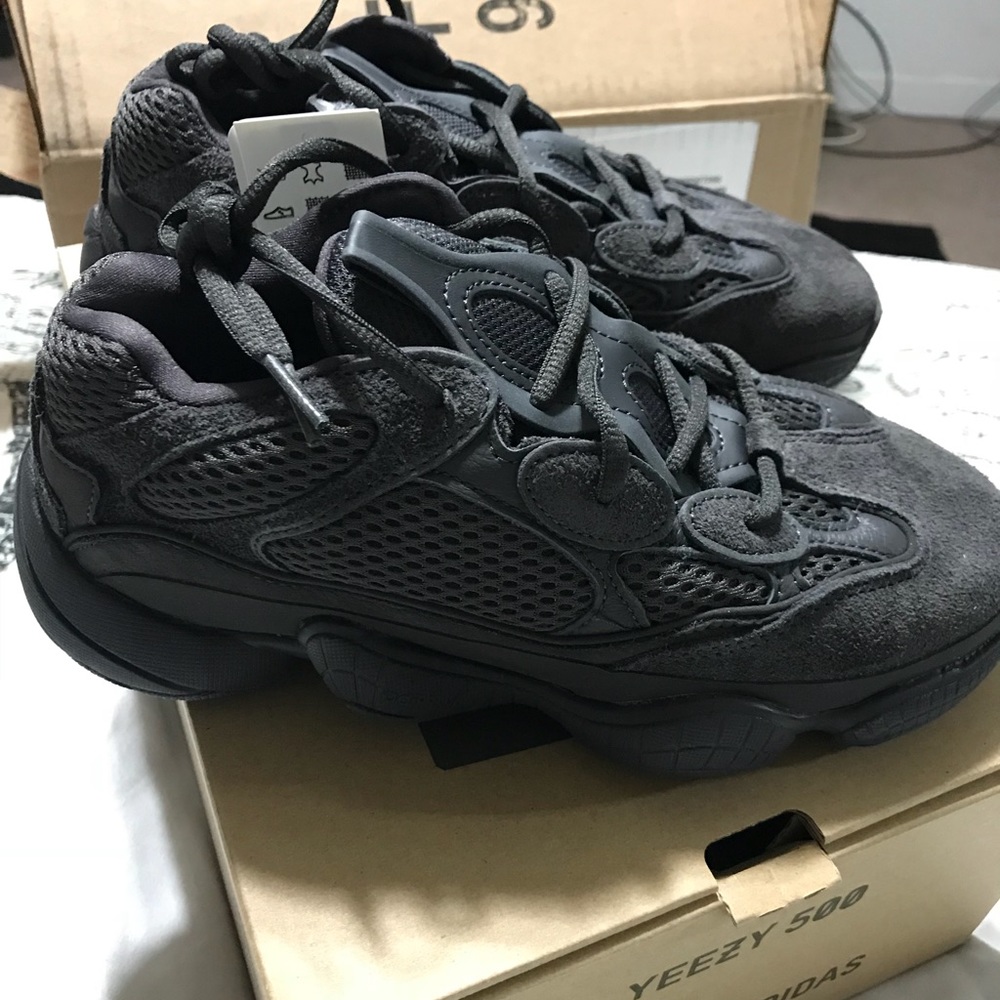 Yeezy 500 utility black